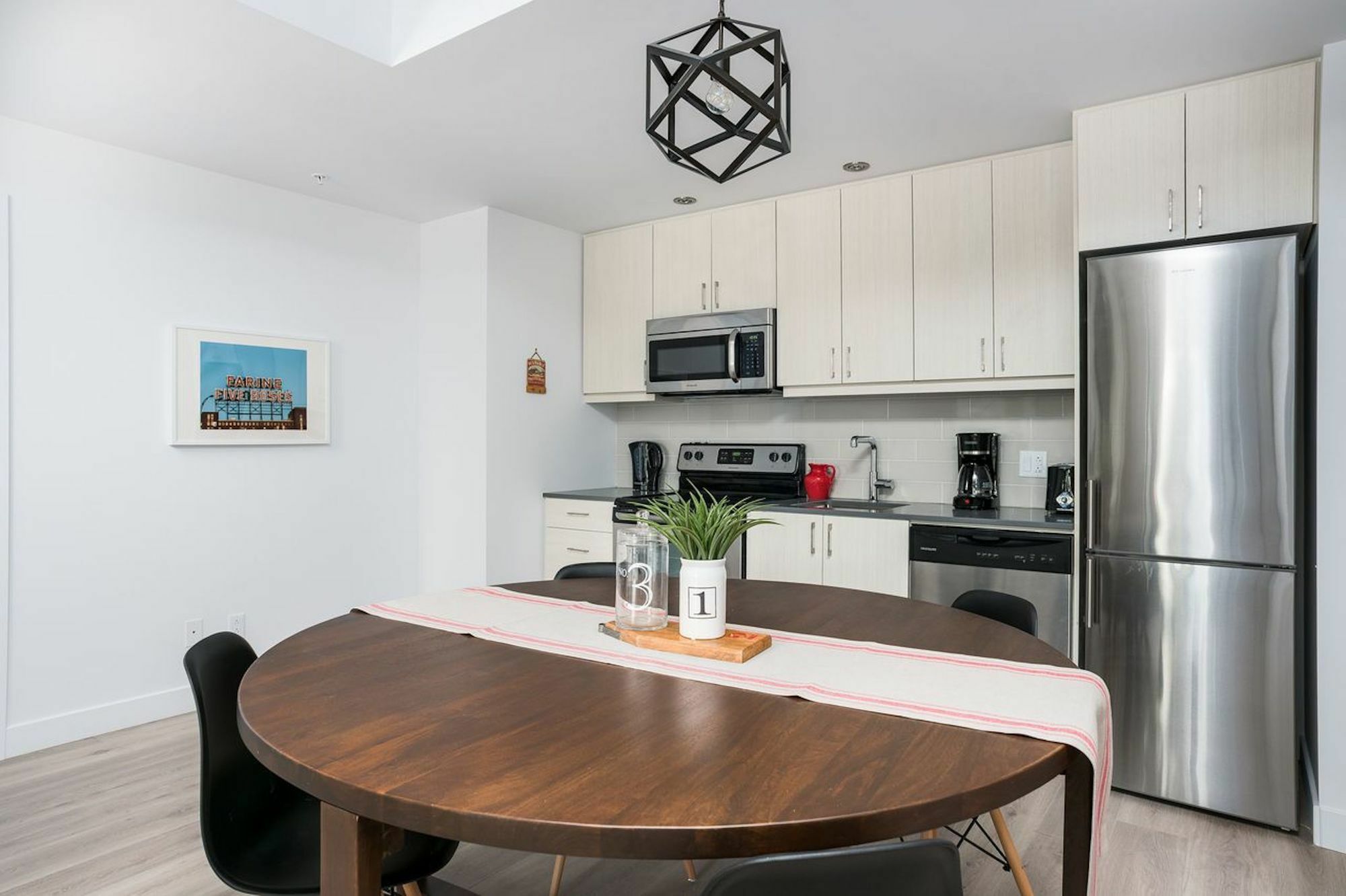 Vibrant 2Br In Old Montreal By Sonder Apartment Ngoại thất bức ảnh