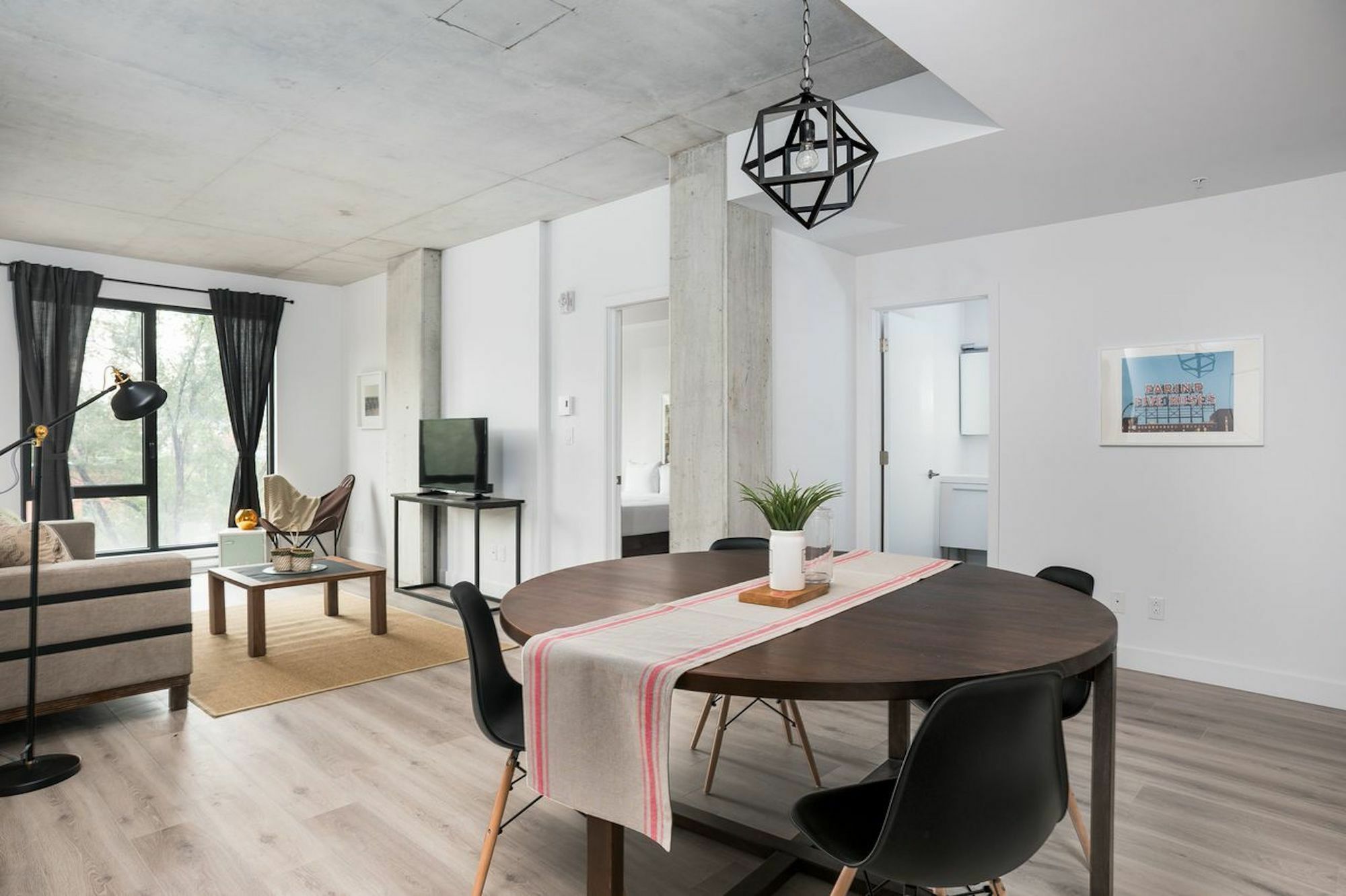 Vibrant 2Br In Old Montreal By Sonder Apartment Ngoại thất bức ảnh